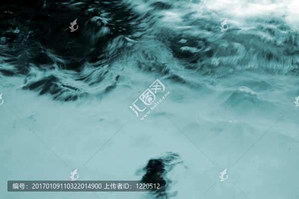 暴風(fēng)雨的水