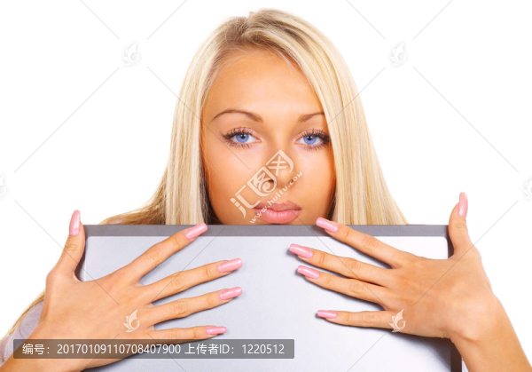 女孩金發(fā)