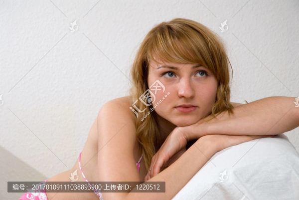 美女泳裝