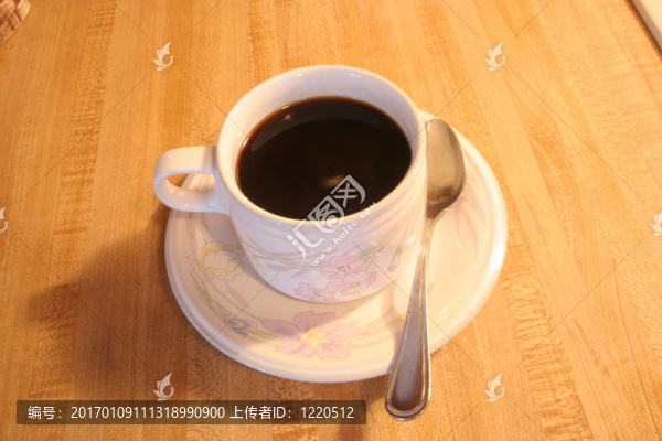 一杯黑咖啡