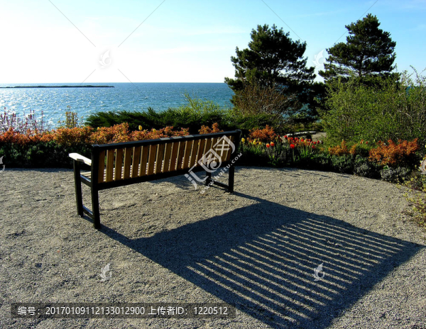臺上的Lakeshore