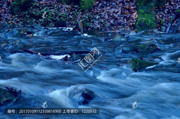 藍色的水