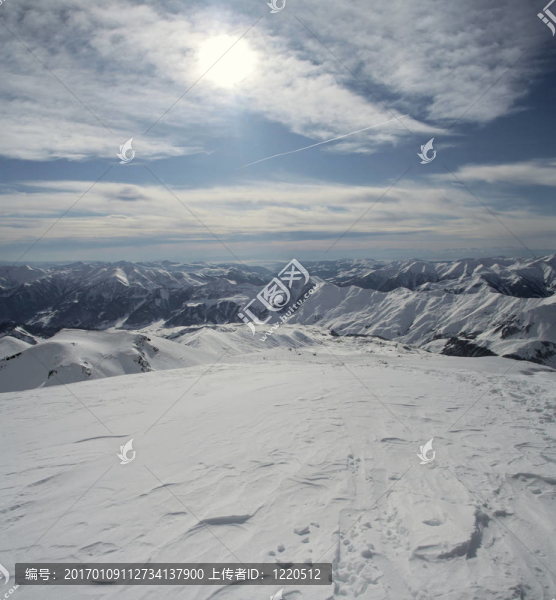 高高的雪山