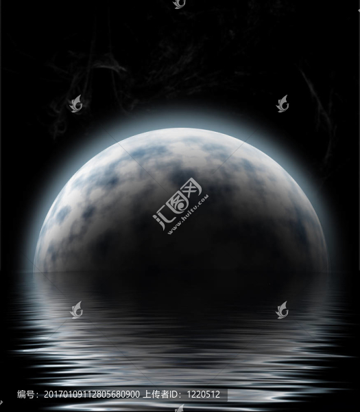 月亮在水上