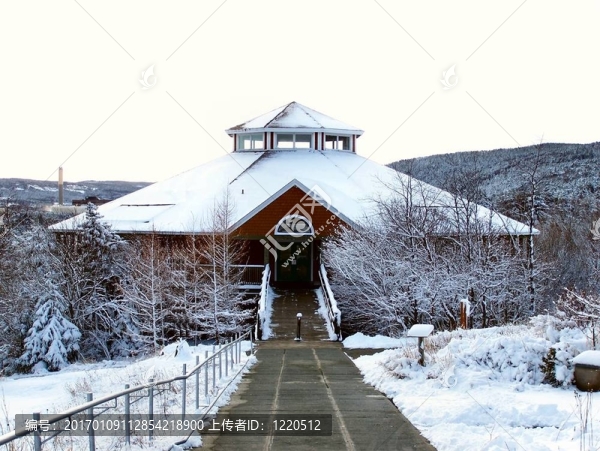 建筑和雪