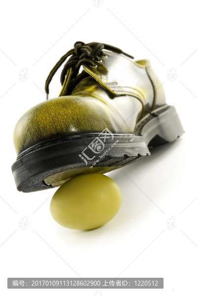 引導壓碎一個雞蛋