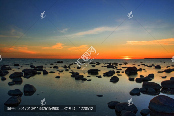 在巴爾的摩海上日落。