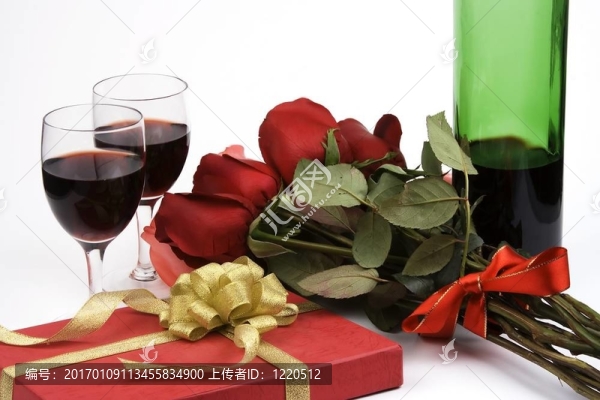 禮物和葡萄酒的玫瑰