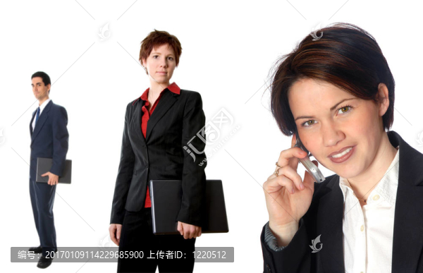 在打電話