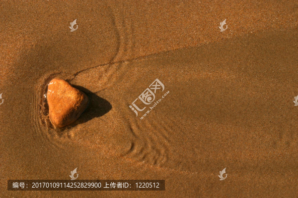 石頭在水中