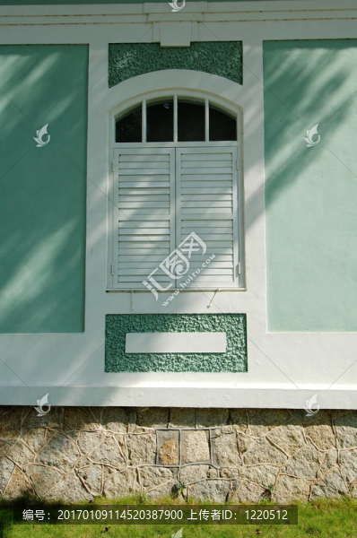 古色古香的房子的窗戶-匯圖網(wǎng) www.fosd68.com 古色古香的房子的窗戶