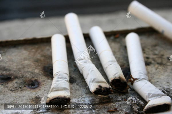 抽煙-匯圖網(wǎng) www.fosd68.com 抽煙