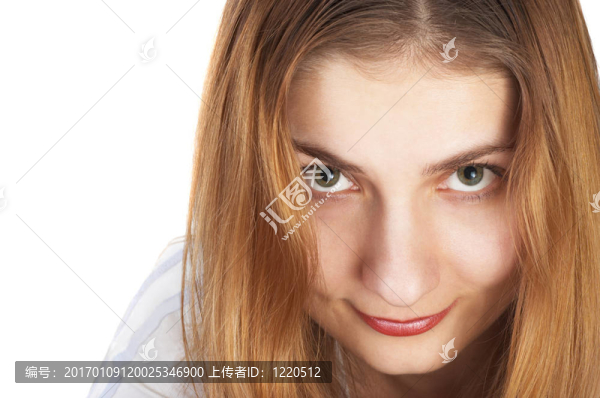 女孩盯著。白色孤立。