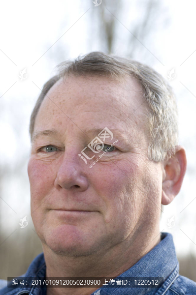 英俊的男人-匯圖網(wǎng) www.fosd68.com 英俊的男人