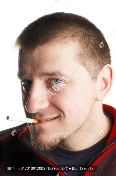 男人與香煙