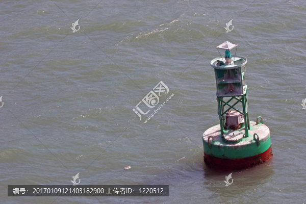 一個古老的海洋浮標(biāo)