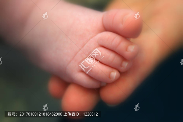 嬰兒的腳