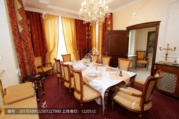 餐桌