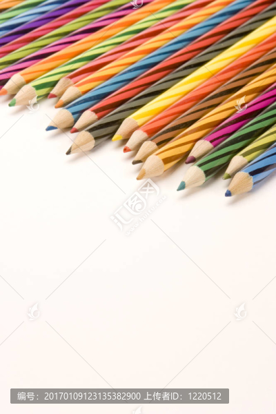 彩色條紋的鉛筆