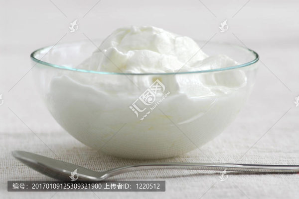 酸奶