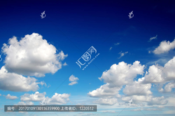 藍(lán)天像棉花一樣的云朵-匯圖網(wǎng) www.fosd68.com 藍(lán)天像棉花一樣的云朵