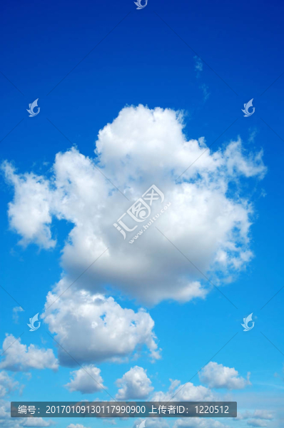 棉花般的多云的天空-匯圖網(wǎng) www.fosd68.com 棉花般的多云的天空