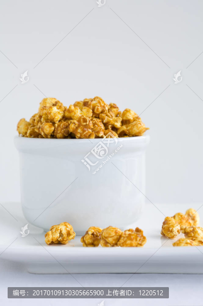 卡梅爾覆蓋的爆米花