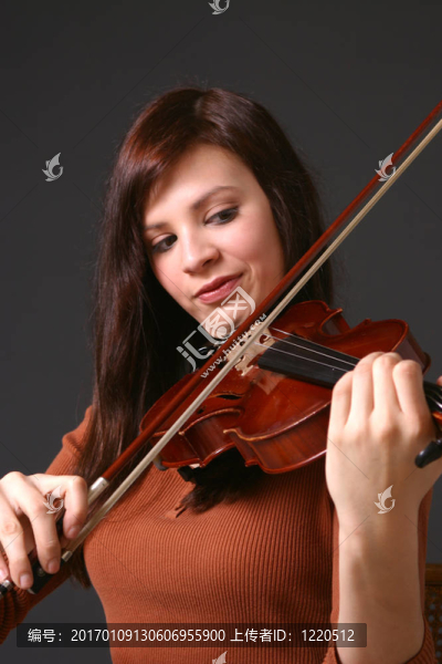 女孩與Violin