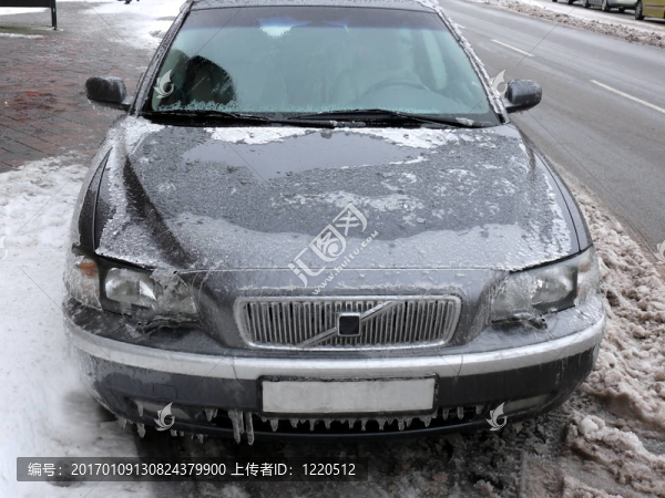 現(xiàn)代汽車在冰