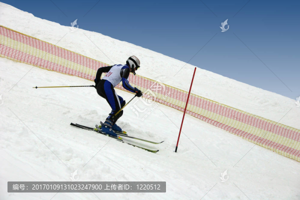 滑雪者-匯圖網(wǎng) www.fosd68.com 滑雪者