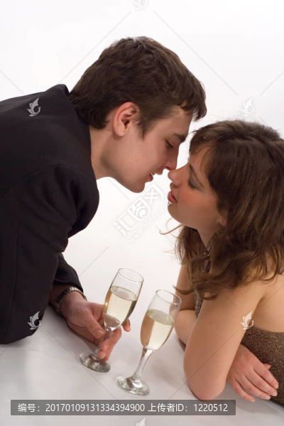 接吻-匯圖網(wǎng) www.fosd68.com 接吻