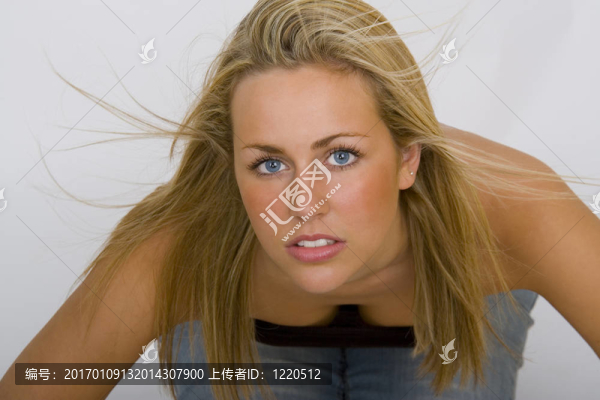 只看我的眼睛