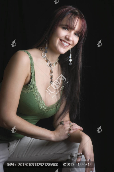 時(shí)尚模特大微笑