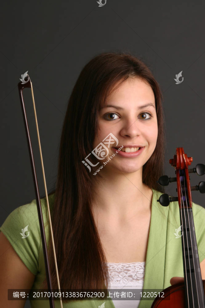 女孩與Violin