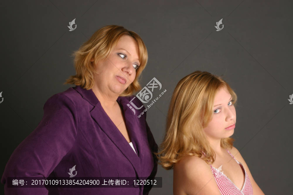 母親和十幾歲的女孩