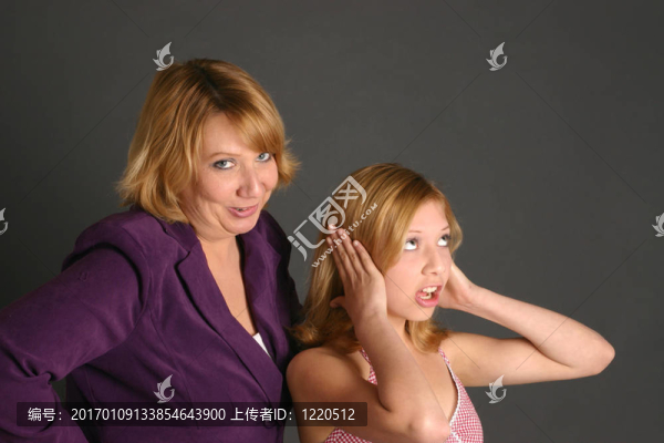 母親和十幾歲的女孩