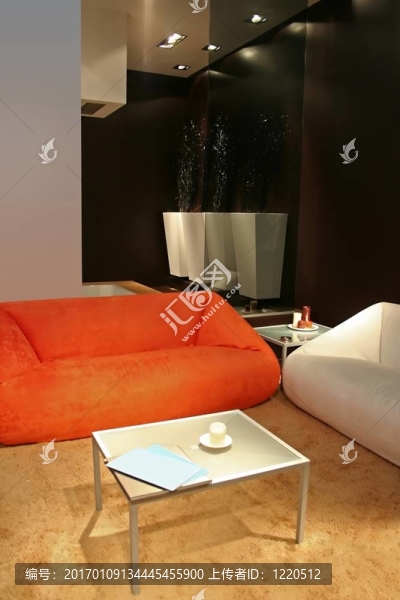 橙色的沙發(fā)-匯圖網(wǎng) www.fosd68.com 橙色的沙發(fā)