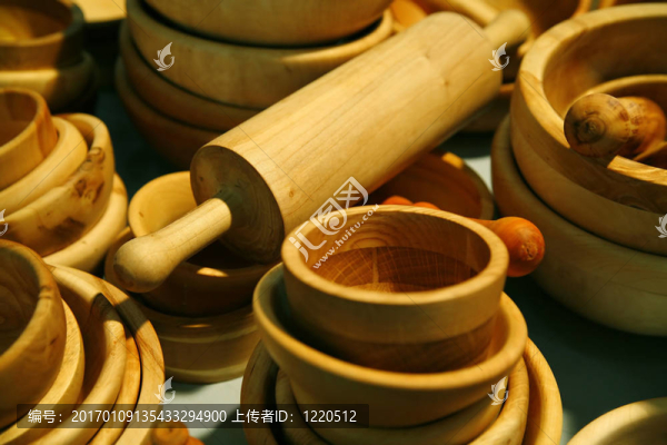 帶滾釘?shù)哪局票P子