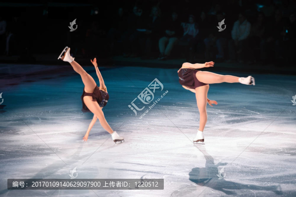 花樣滑冰運(yùn)動(dòng)員