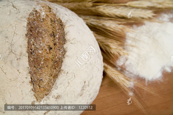 脆面包與酸和小麥頭