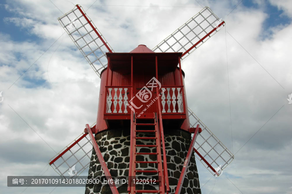 亞速爾群島的風(fēng)車(chē)-匯圖網(wǎng) www.fosd68.com 亞速爾群島的風(fēng)車(chē)