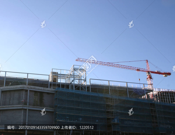 施工現(xiàn)場的起重機