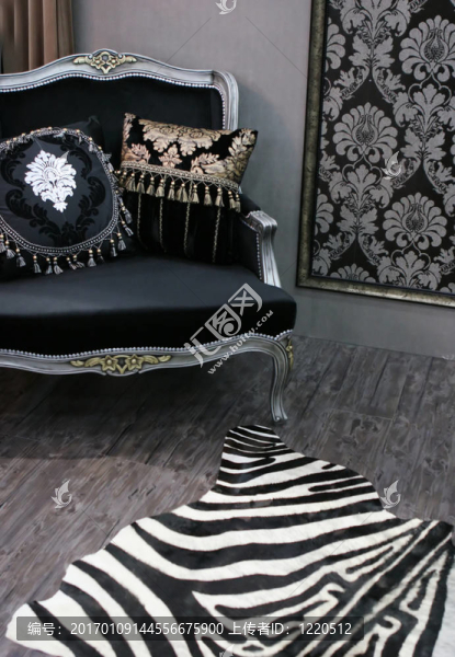 在一個(gè)時(shí)髦的房子里-匯圖網(wǎng) www.fosd68.com 在一個(gè)時(shí)髦的房子里