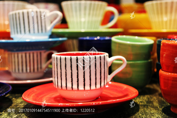 豐富多彩的茶杯