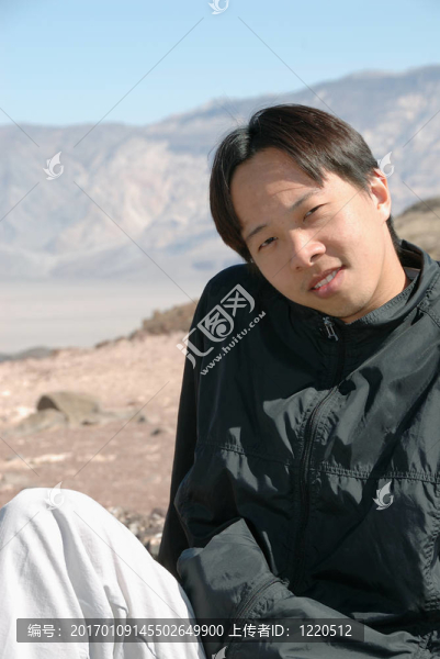 英俊的中國男子肖像-匯圖網(wǎng) www.fosd68.com 英俊的中國男子肖像