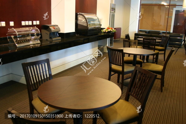 新的自助餐廳