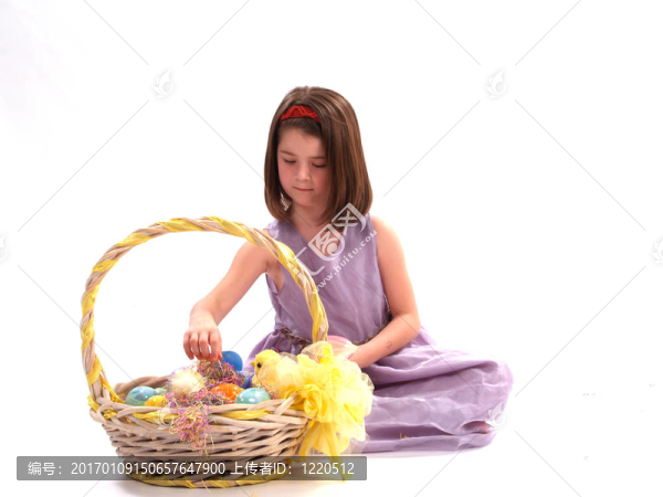 黑發(fā)女孩復(fù)活節(jié)籃子-匯圖網(wǎng) www.fosd68.com 黑發(fā)女孩復(fù)活節(jié)籃子