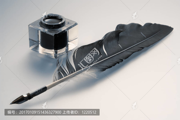 墨水瓶和羽毛