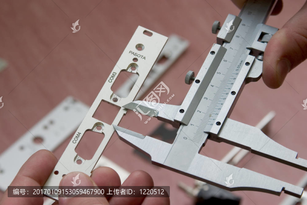 用卡尺測(cè)量