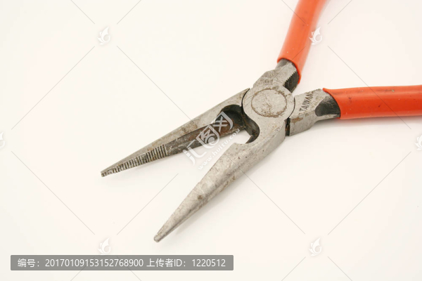 尖嘴鉗